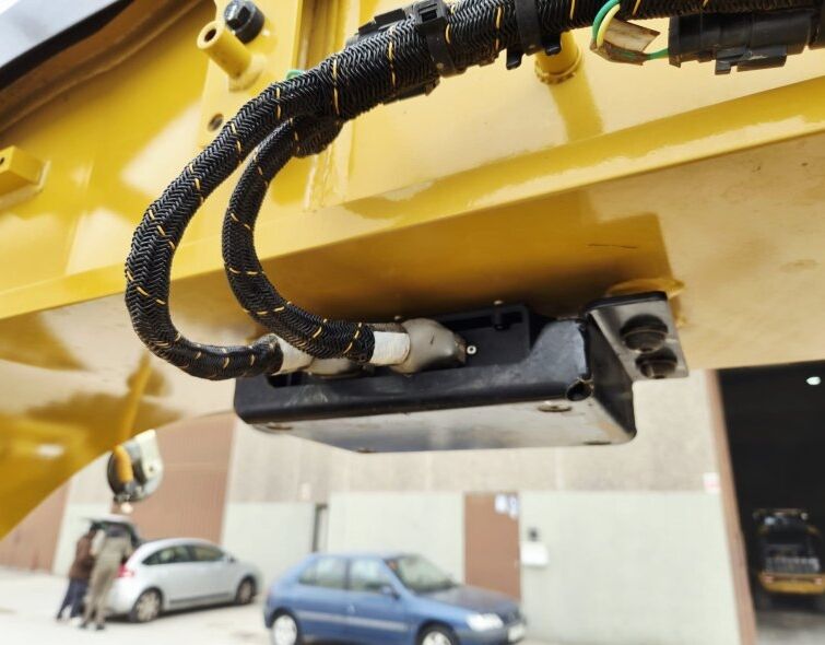 CATERPILLAR  140 AWD ***IMPECABLE***